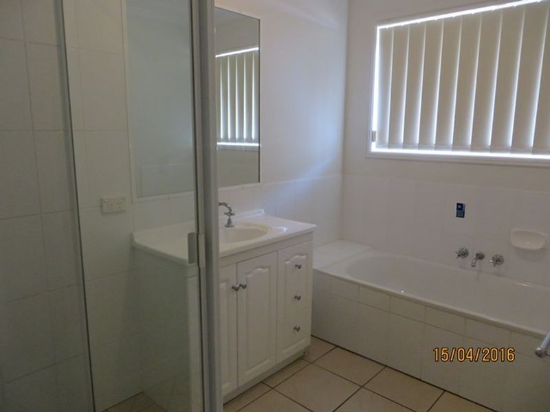 17 GOLFVIEW DRIVE, Boyne Island QLD 4680