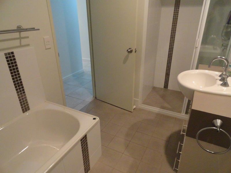 12/8A WYNDHAM AVENUE, Boyne Island QLD 4680