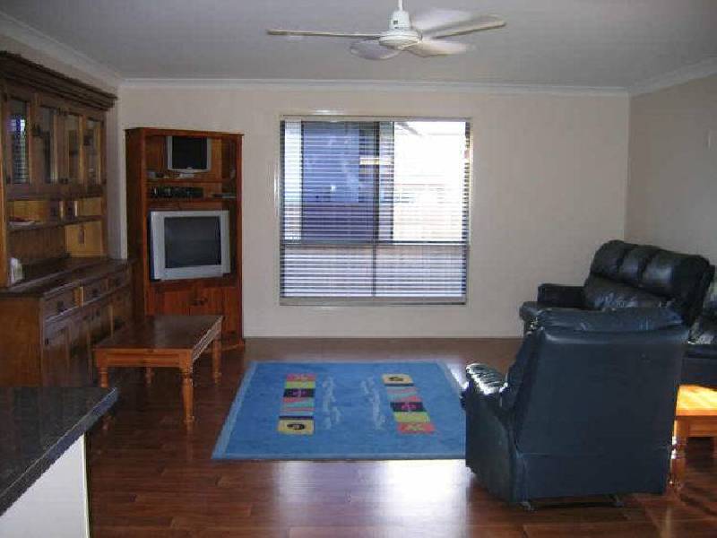 10 Richard Street, Boyne Island QLD 4680