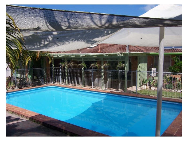 82 BOOTH AVENUE, Tannum Sands QLD 4680