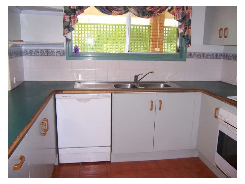 82 BOOTH AVENUE, Tannum Sands QLD 4680