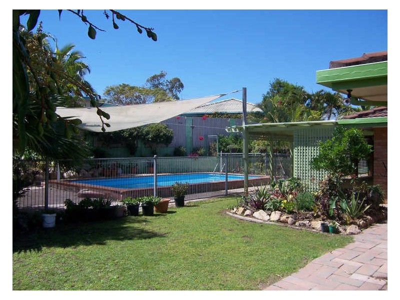 82 BOOTH AVENUE, Tannum Sands QLD 4680