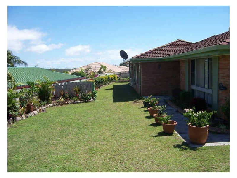 82 BOOTH AVENUE, Tannum Sands QLD 4680