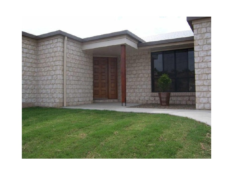 22 Lighthouse Drive, Boyne Island QLD 4680