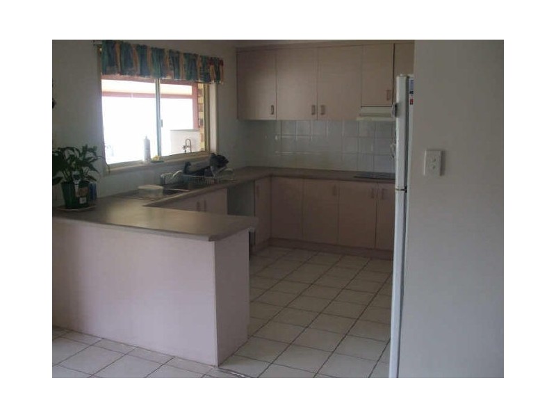 2/1 Douglas Street, Tannum Sands QLD 4680