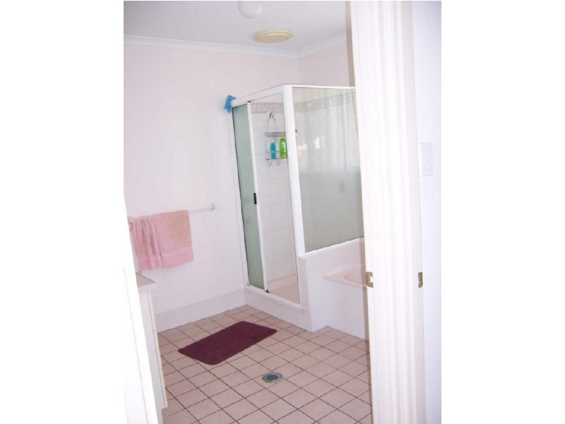 2/1 Douglas Street, Tannum Sands QLD 4680