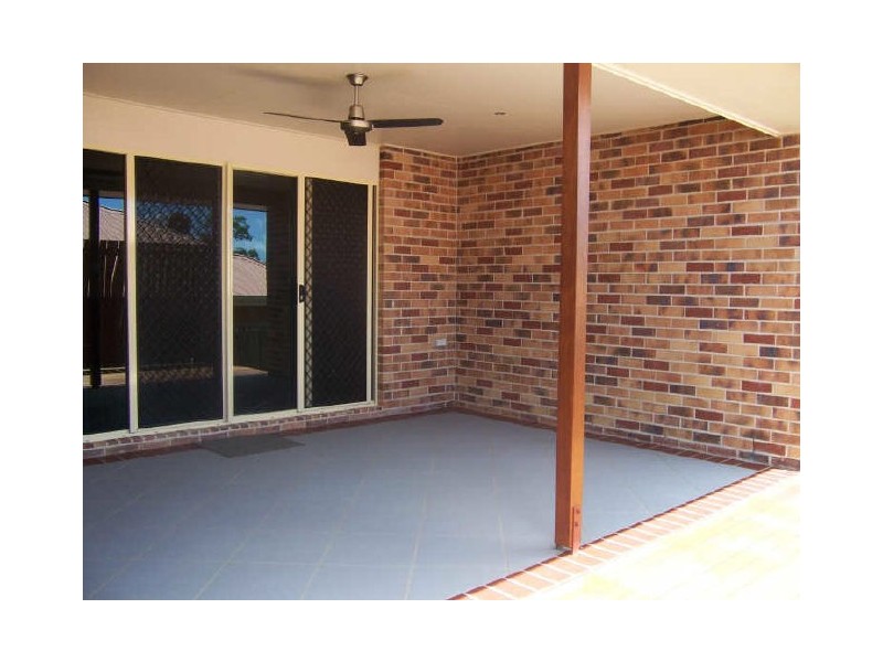 8 Richard Street, Boyne Island QLD 4680