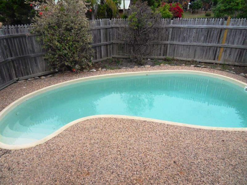 32 CURTIS AVENUE, Boyne Island QLD 4680