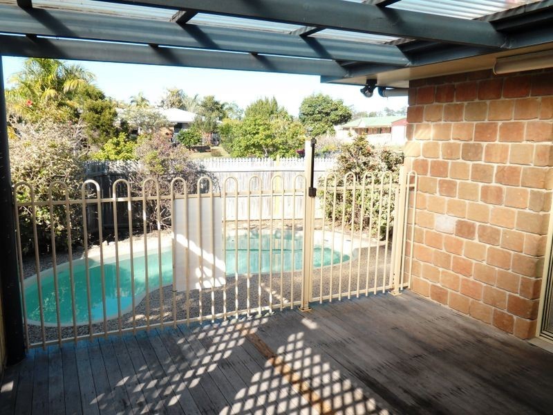 32 CURTIS AVENUE, Boyne Island QLD 4680