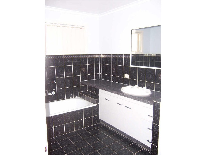 37 Brin Street, Boyne Island QLD 4680