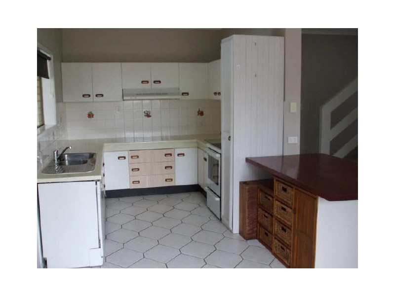 7 The Esplanade, Barney Point QLD 4680