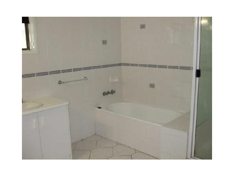 7 The Esplanade, Barney Point QLD 4680