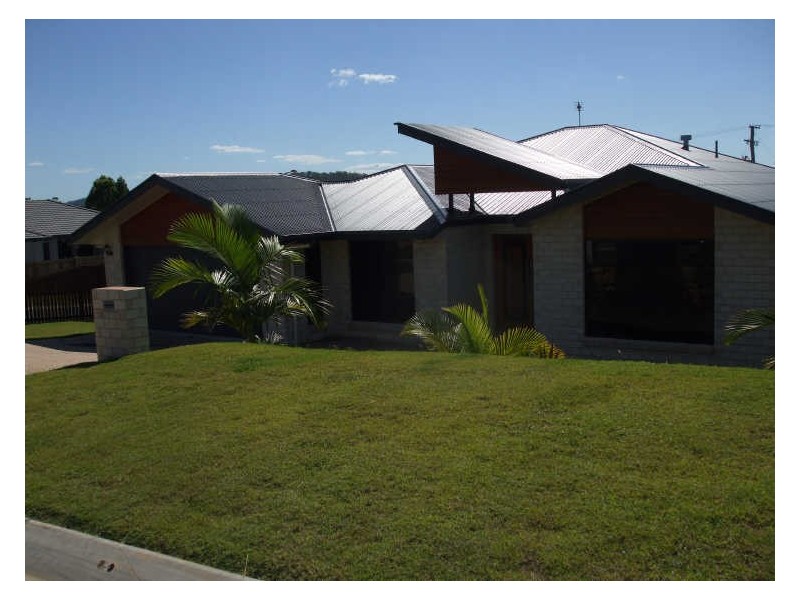 17 LONGREACH COURT, Tannum Sands QLD 4680