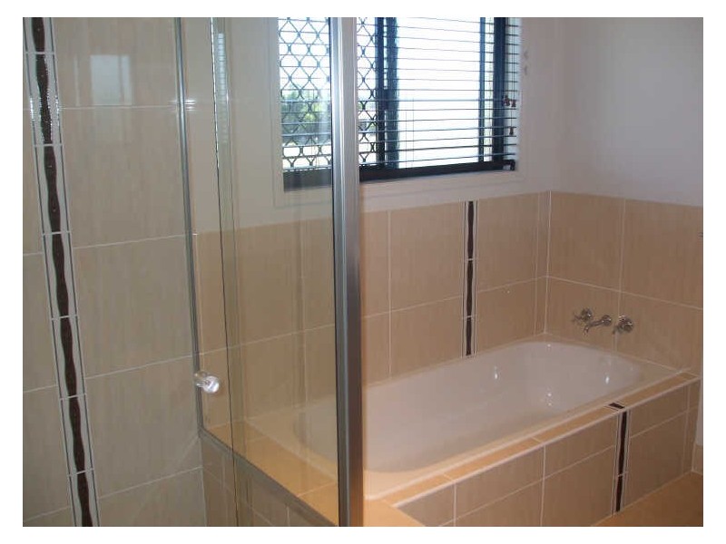 17 LONGREACH COURT, Tannum Sands QLD 4680