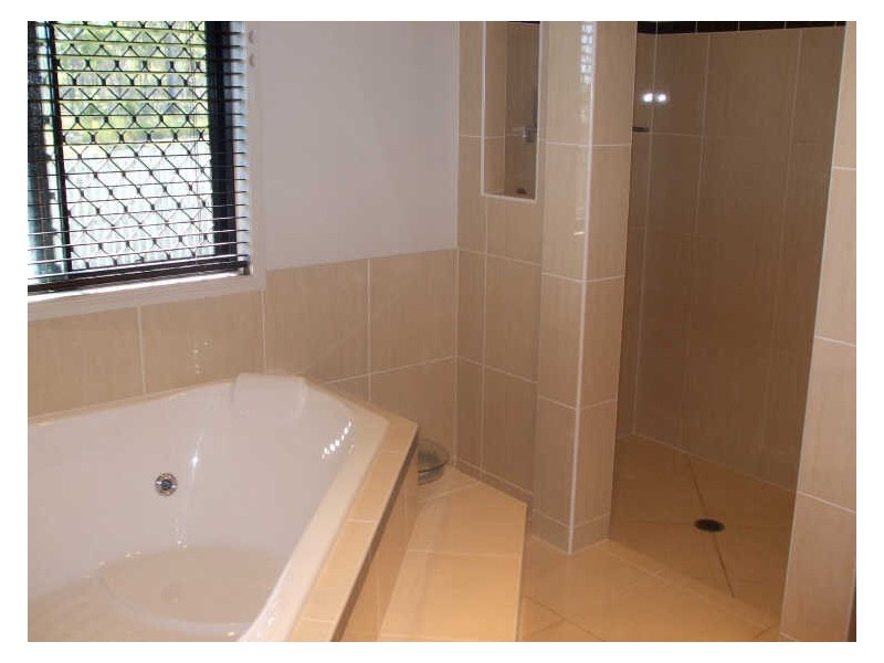 17 LONGREACH COURT, Tannum Sands QLD 4680