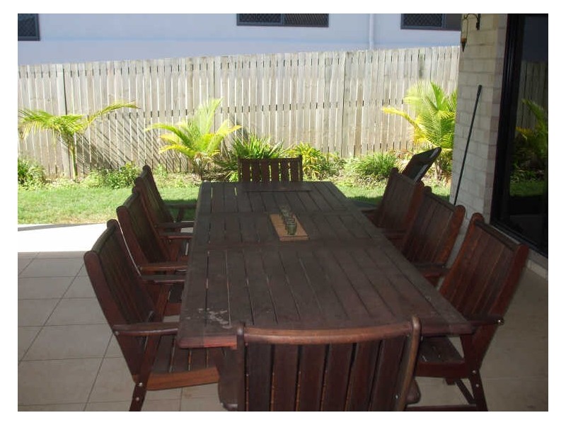 17 LONGREACH COURT, Tannum Sands QLD 4680