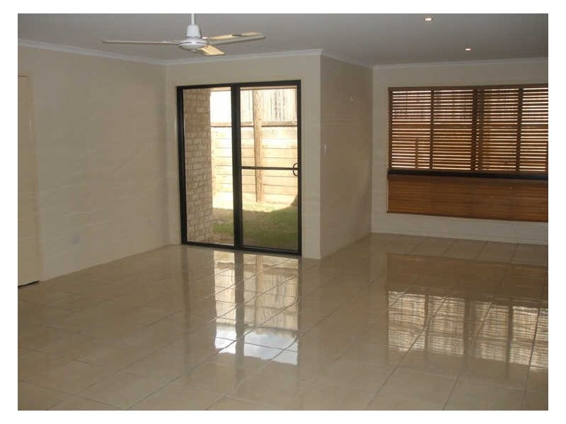 2/11 GOLF VIEW DRIVE, Boyne Island QLD 4680