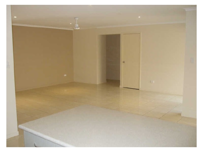 2/11 GOLF VIEW DRIVE, Boyne Island QLD 4680