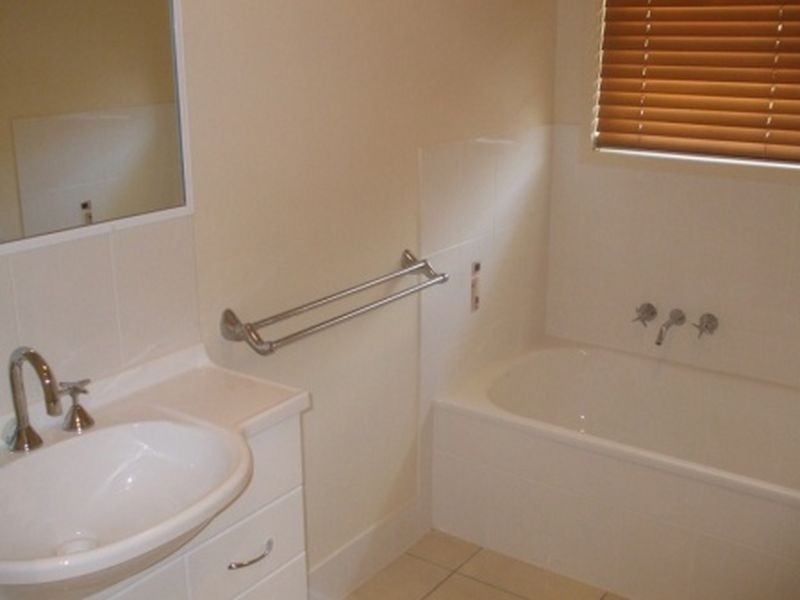 2/11 GOLF VIEW DRIVE, Boyne Island QLD 4680