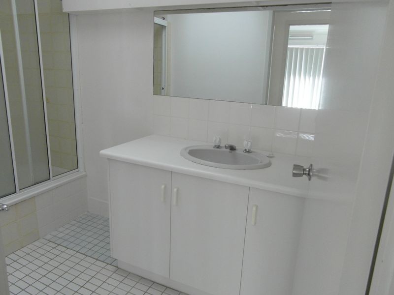 4/2 OCEAN STREET, Tannum Sands QLD 4680