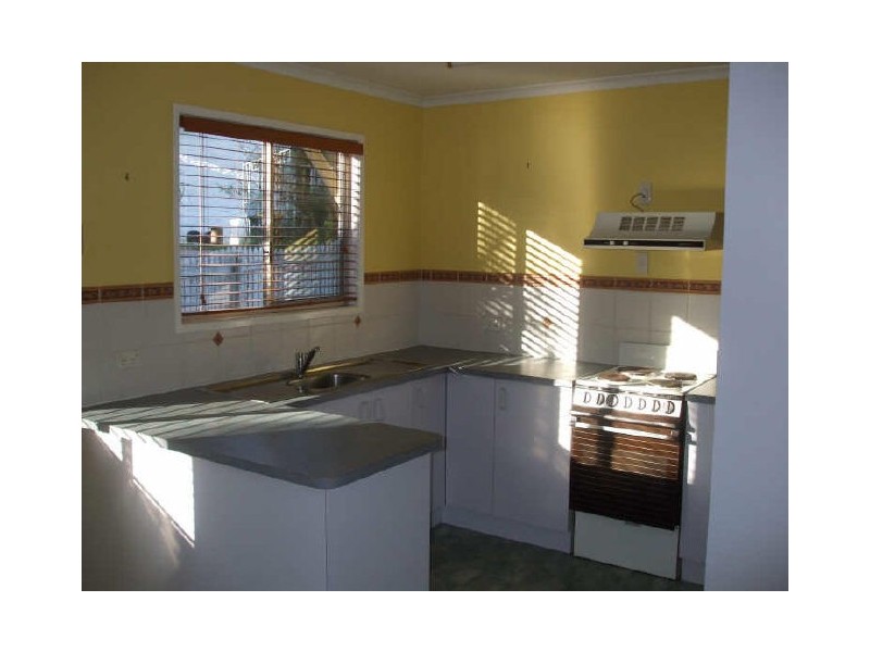 10 Sayre Crescent, Boyne Island QLD 4680