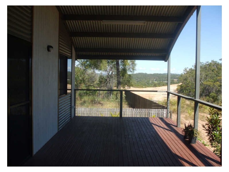 25 SAYRE CRESCENT, Boyne Island QLD 4680