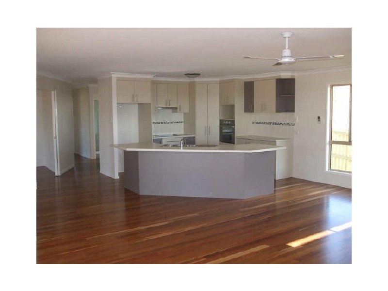 6 Jenny Lind Court, Boyne Island QLD 4680