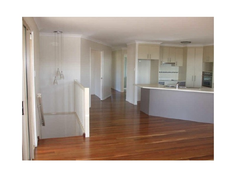 6 Jenny Lind Court, Boyne Island QLD 4680