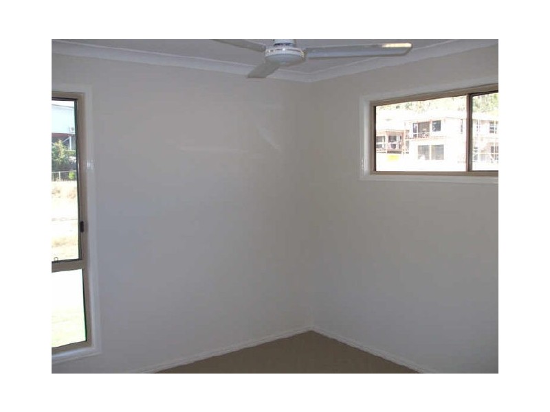 6 Jenny Lind Court, Boyne Island QLD 4680