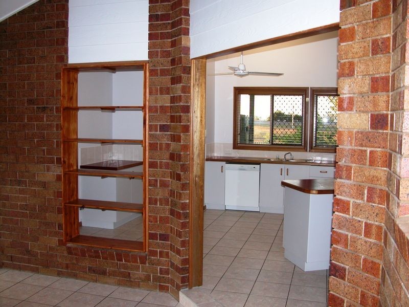 39 SHAW STREET, Gladstone QLD 4680