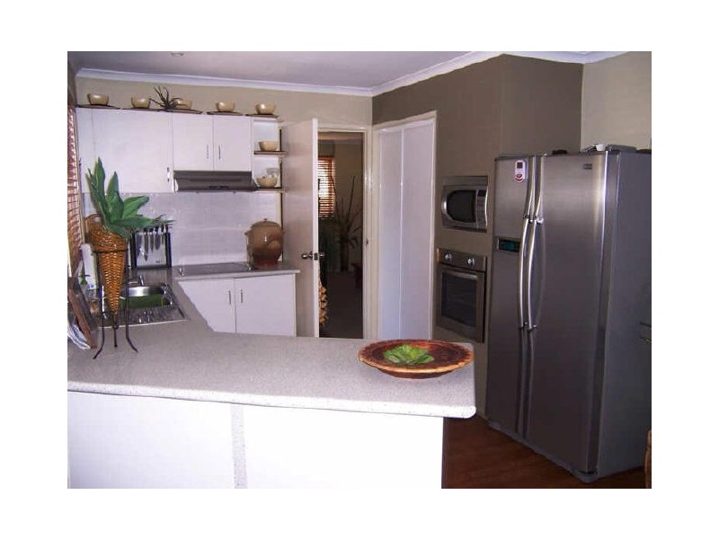 30 Crest Avenue, Boyne Island QLD 4680