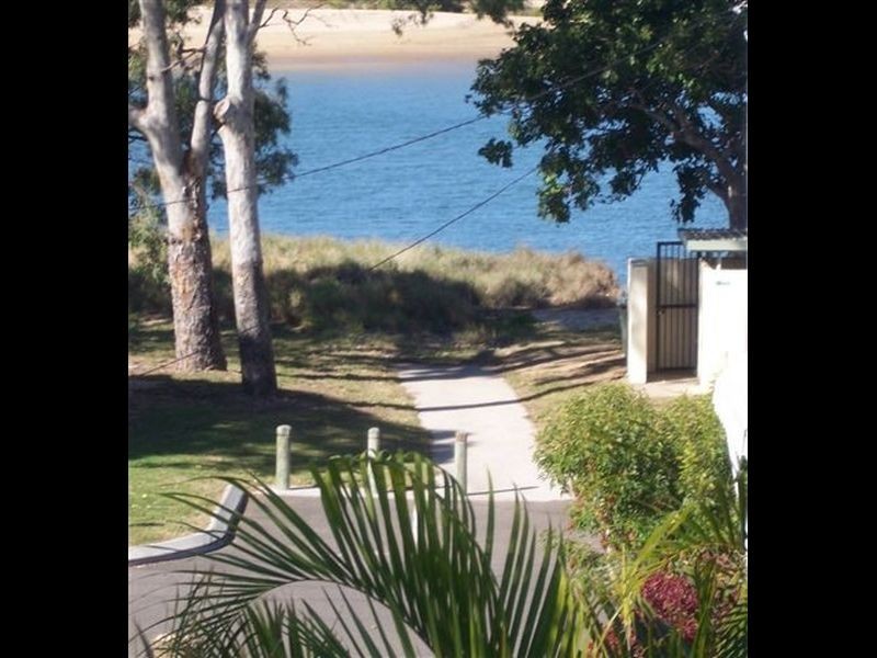 68 WYNDHAM AVENUE, Boyne Island QLD 4680