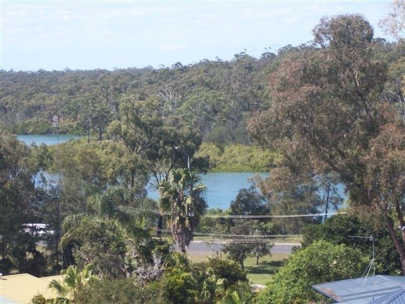 68 WYNDHAM AVENUE, Boyne Island QLD 4680