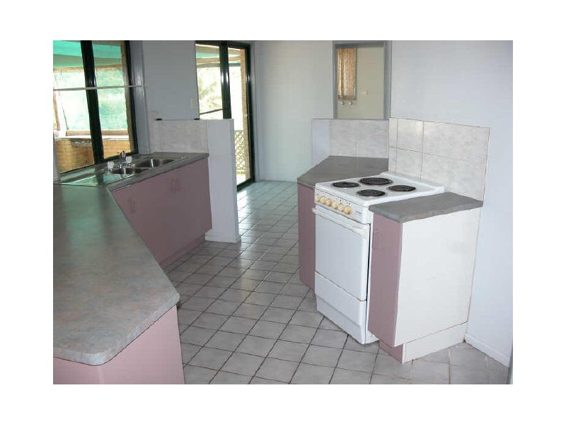 2 Wattle Court, Boyne Island QLD 4680