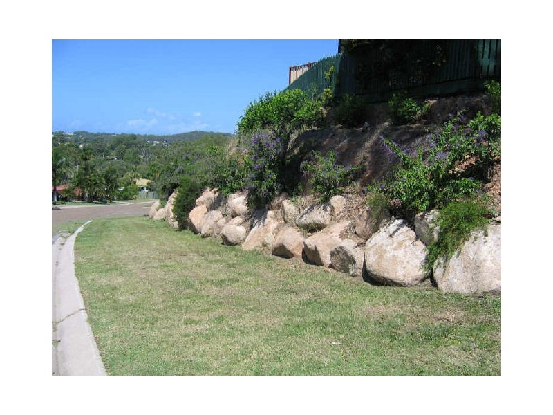 2 Wattle Court, Boyne Island QLD 4680