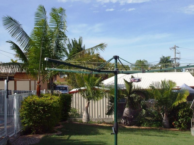 28 CREST AVENUE, Boyne Island QLD 4680