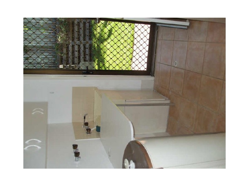 1/36 Langdon Street, Tannum Sands QLD 4680