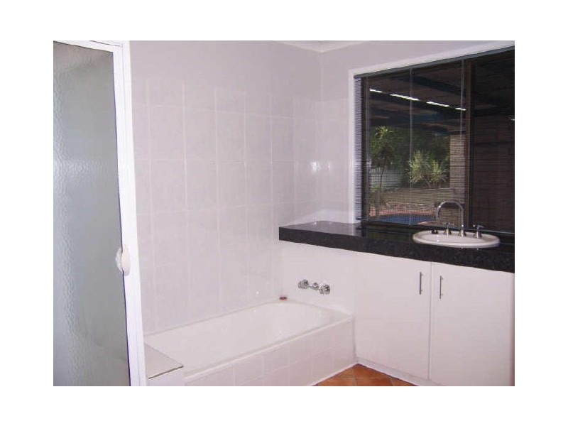 32 Helen Crescent, Benaraby QLD 4680