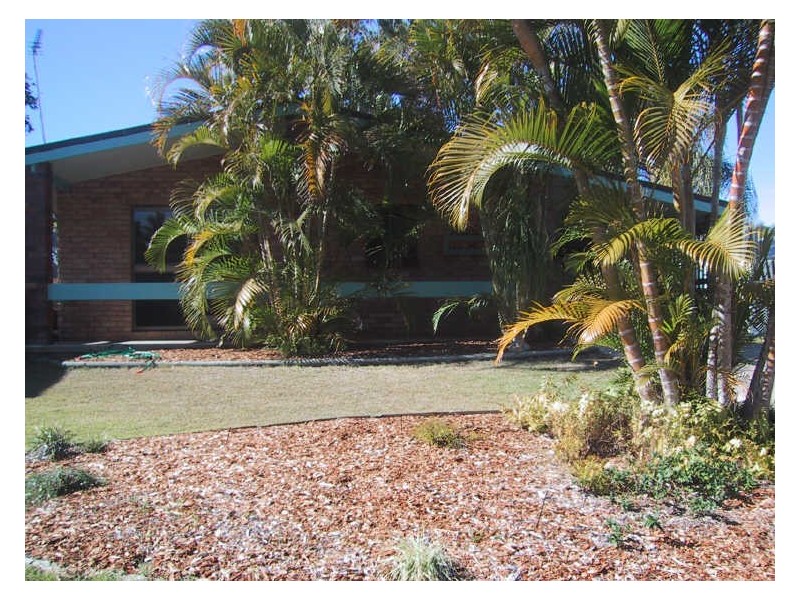 15 LATROBE STREET, Tannum Sands QLD 4680