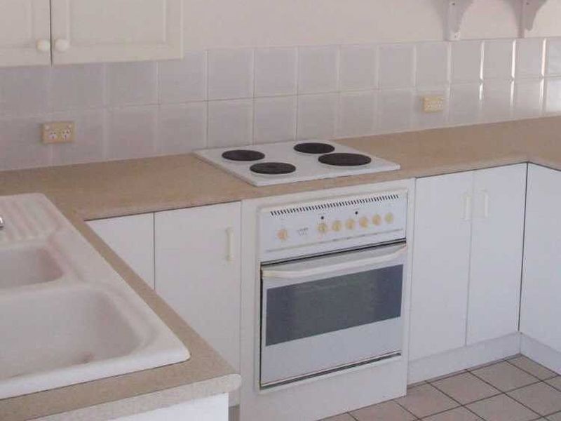 2/6 HAMPTON DRIVE, Tannum Sands QLD 4680