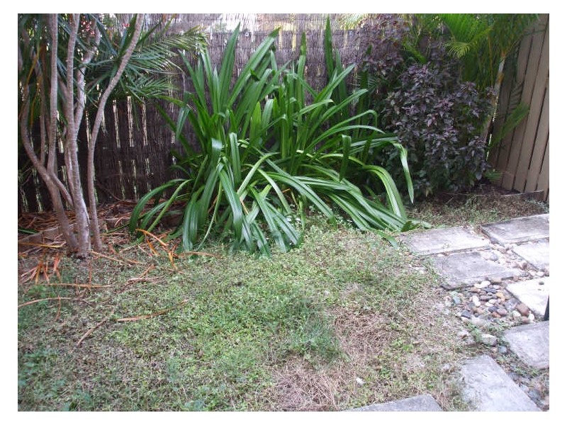 2/6 HAMPTON DRIVE, Tannum Sands QLD 4680