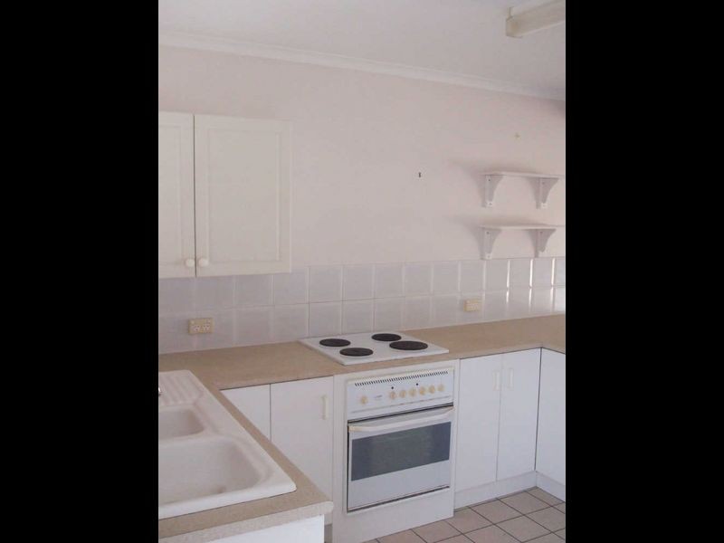 2/6 HAMPTON DRIVE, Tannum Sands QLD 4680