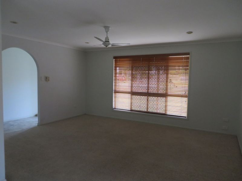 42 LOMANDRA STREET, Boyne Island QLD 4680