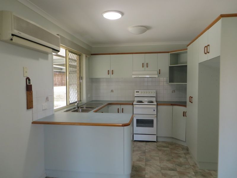 42 LOMANDRA STREET, Boyne Island QLD 4680
