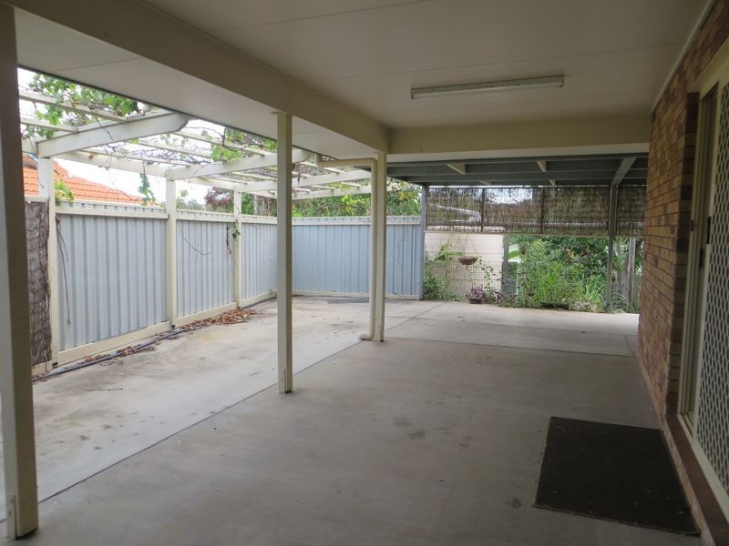 42 LOMANDRA STREET, Boyne Island QLD 4680