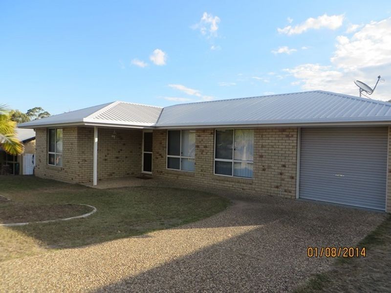 17 CURTIS AVENUE, Boyne Island QLD 4680