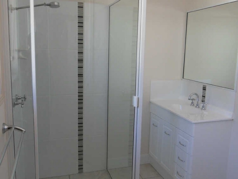 8 Alpine Street, Boyne Island QLD 4680