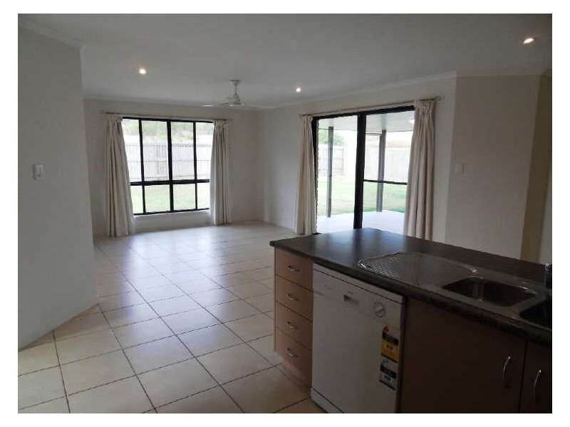 4 MELANIE COURT, Boyne Island QLD 4680