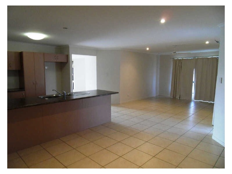 4 MELANIE COURT, Boyne Island QLD 4680