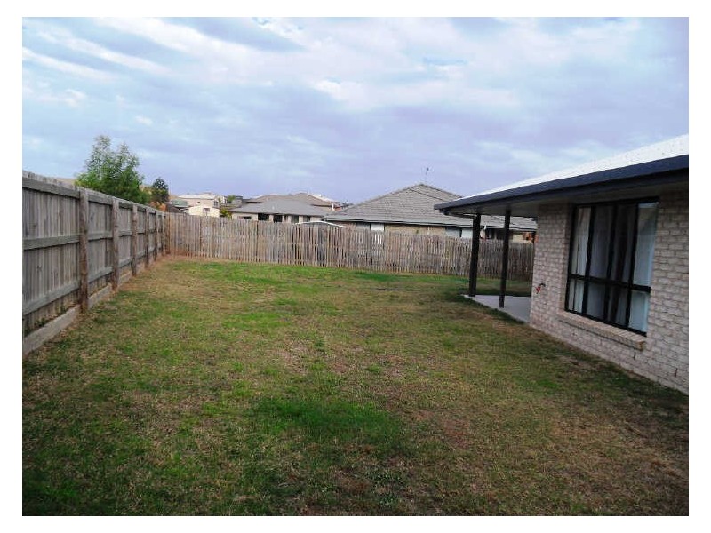 4 MELANIE COURT, Boyne Island QLD 4680